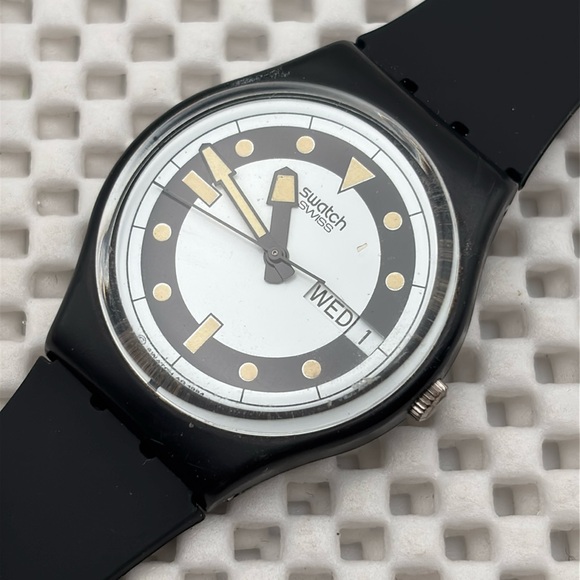 Swatch Watch - GB704 - BLACK DIVERS - Picture 1 of 5